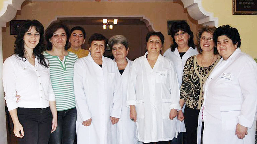 staff_1000x560